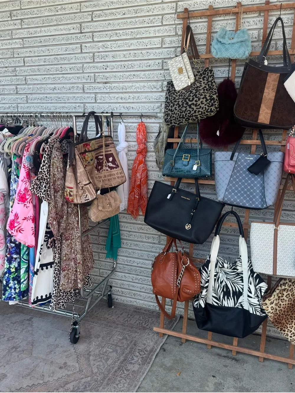 Vendor boutique thrift trailer business w/ inventory